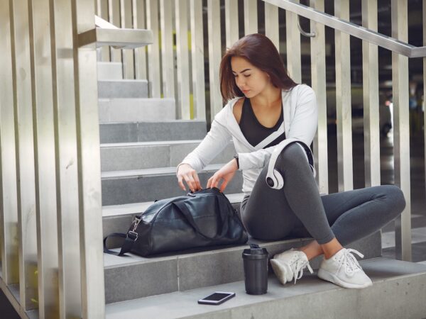Como montar um look de treino confortável sem abrir mão do estilo